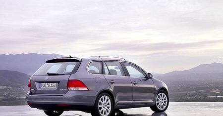 Praktyczne wcielenie kultowego auta – Volkswagen Golf Variant
