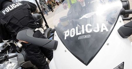 MSW: ruszają wypłaty podwyżek dla funkcjonariuszy
