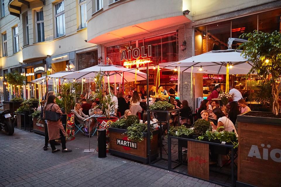 Lokal odwiedzają tłumy gości