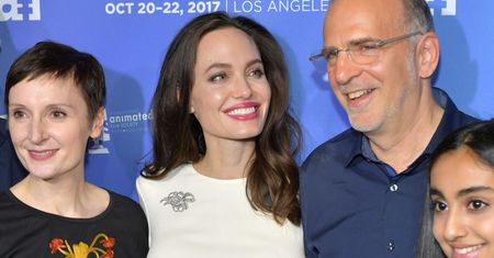 Angelina Jolie zachwyca w bieli. Pojawiła się na premierze w nietypowym towarzystwie