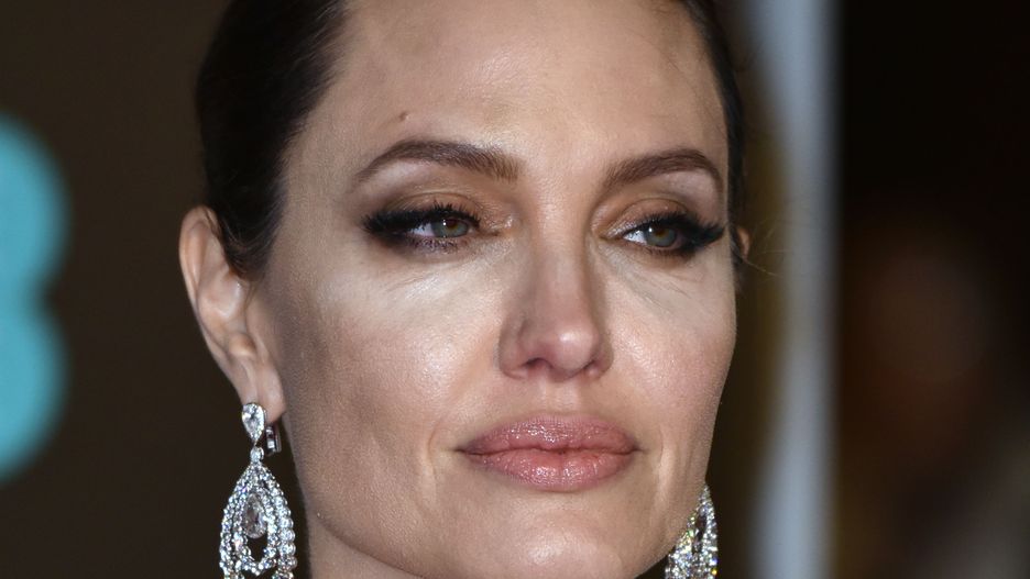 "Jolie znajduje się na skraju załamania" - pisze tabloid