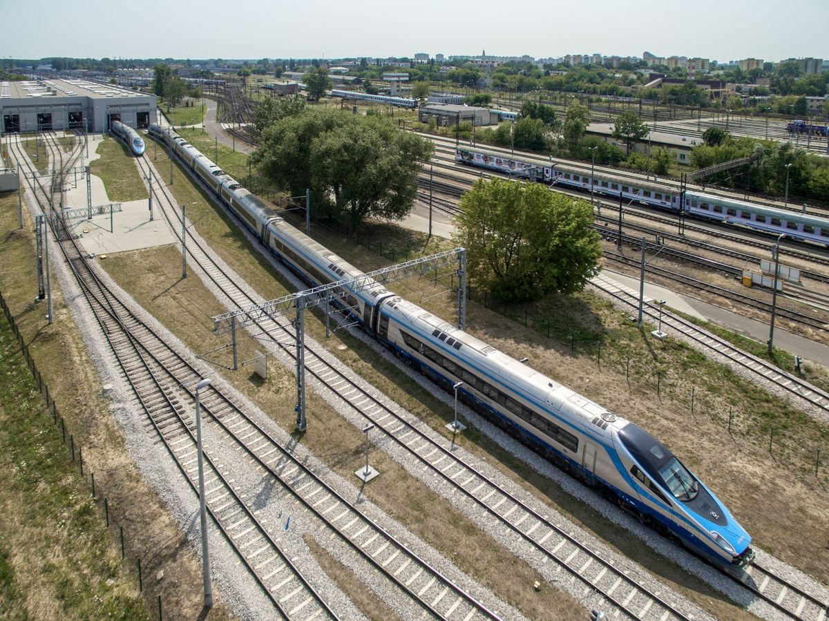 Warszawa. Mężczyzna wpadł pod rozpędzony pociąg Pendolino