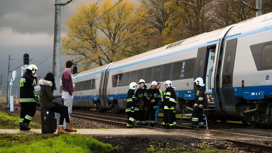 Koszalin. 28-latek pod wpływem alkoholu wjechał pod pendolino.