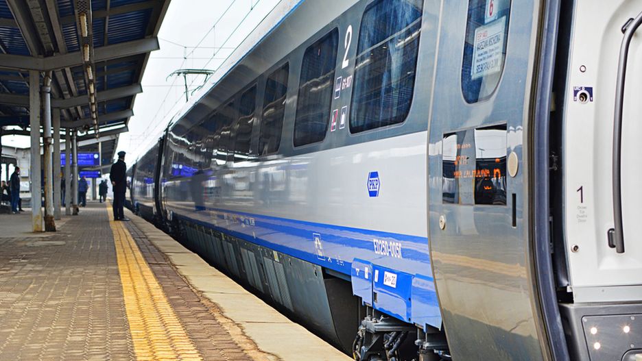Szybkie i nowoczesne pociągi  Pendolino rozpoczęły regularne kursowanie od 14 grudnia 2014 r.