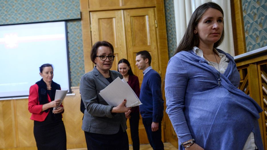 Była minister Anna Zalewska oraz Karolina i Tomasz Elbanowscy