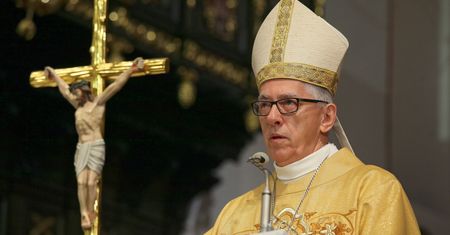 Arcybiskup Wiktor Skworc apeluje do MEN. "Lekcje powinny być obowiązkowe"