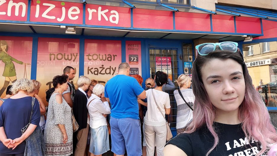 Kolejki do second handów wciąż mnie zaskakują