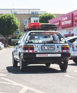 80-letnia kobieta przejechała 12 tys. km przez Afrykę w 20-letniej toyocie corolli. To nie koniec jej planów