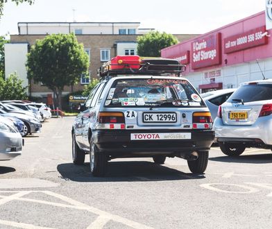 80-letnia kobieta przejechała 12 tys. km przez Afrykę w 20-letniej toyocie corolli. To nie koniec jej planów