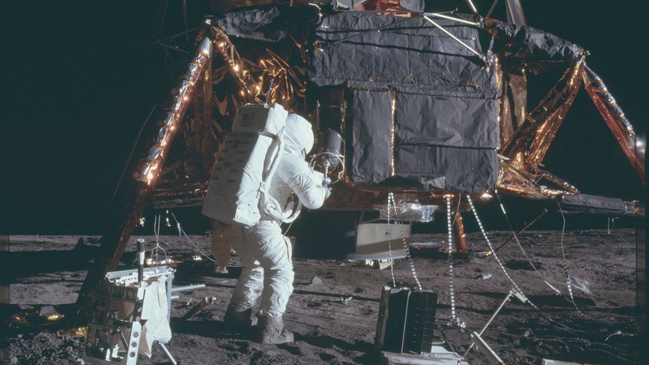 Co naprawdę powiedział Neil Armstrong po lądowaniu na Księżycu?