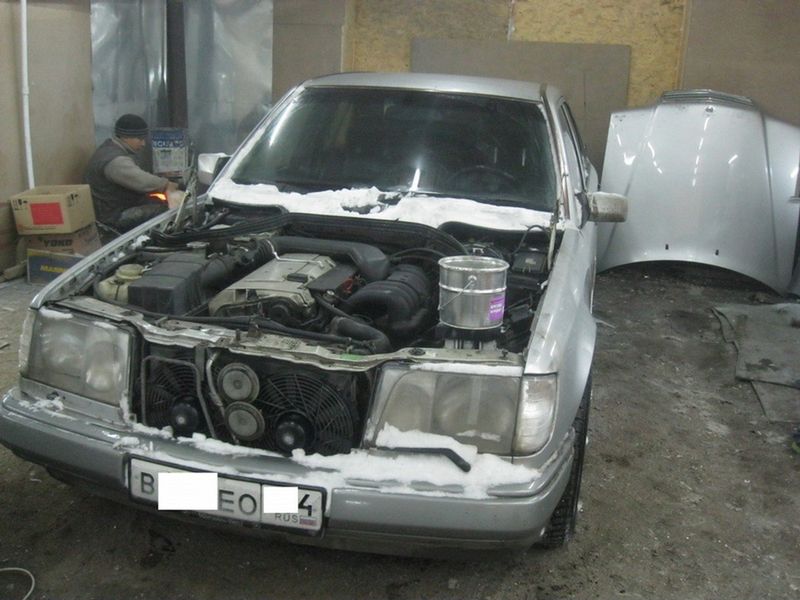 Garażowy cudotwórca. Ze starego mercedesa do... rolls-royce'a