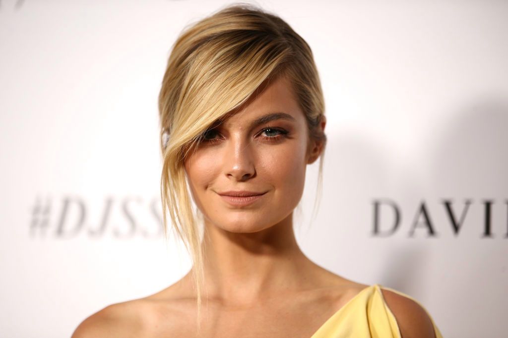 Bridget Malcolm zachwyca naturalnym pięknem. Pokazała się topless