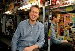 Pete Holmes z serialu HBO "Na wylocie": "Bycie zabawnym jest jak bycie sexy"