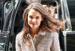 LOOK OF THE DAY: Katie Holmes w kraciastym płaszczu w stylu retro