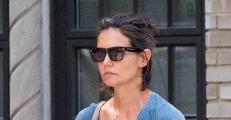 Katie Holmes bez stanika. Nie wygląda to dobrze