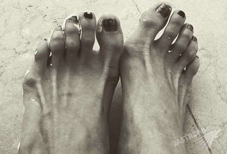 Znana aktorka pokazała na Instagramie zdjęcie stóp. Chciała się pochwalić, a wyszło wręcz odwrotnie