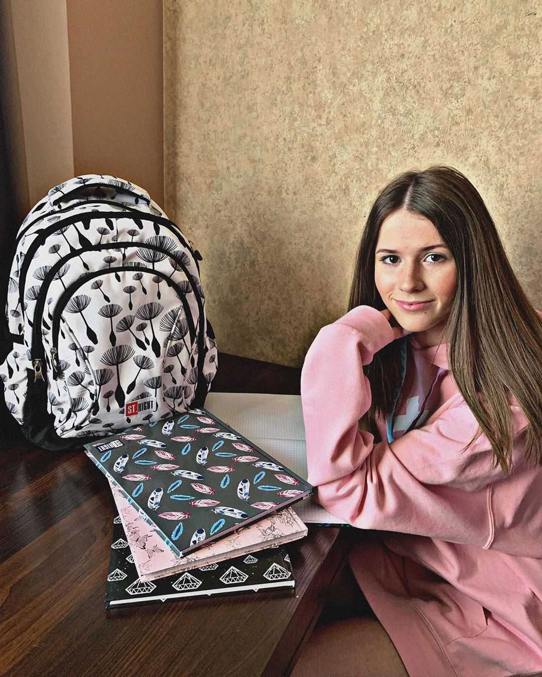 Roksana Węgiel - wyprawka szkolna