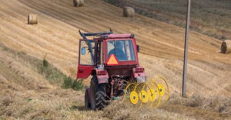 Rolnicy żyją z dotacji. Produkują tylko dla siebie