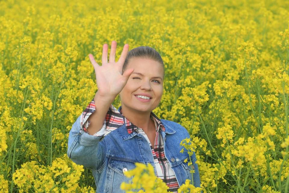 Marta Manowska na planie "Rolnik szuka żony" 
