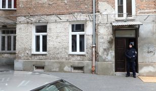 Tragiczne odkrycie w Warszawie. W mieszkaniu na Pradze Północ odkryto ciało matki i dziecka