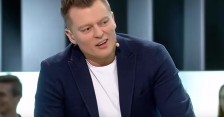 Internauci kolejny raz wyśmiali Rafała Brzozowskiego. Trudno rozpoznać, co śpiewa
