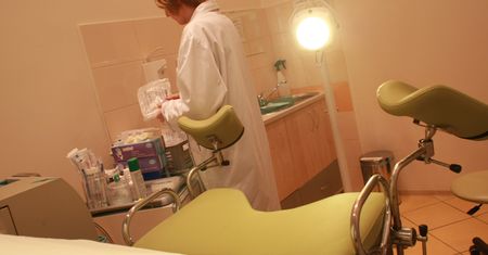 Ginekolog przeprowadzał aborcję. Prawie zabił pacjentkę
