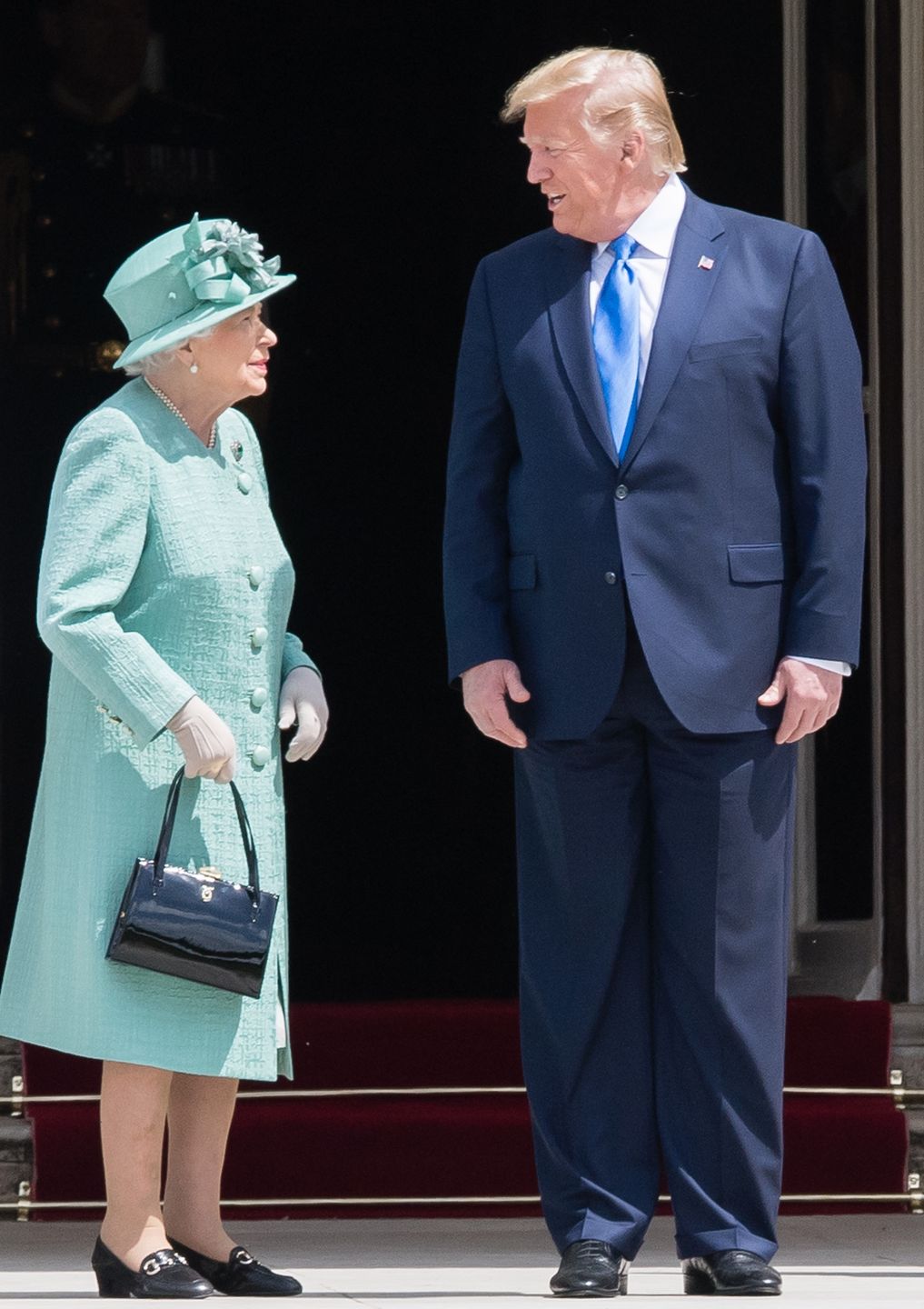 Elżbieta II i Donald Trump 