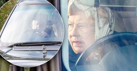 Wściekła królowa przyłapana przez paparazzi. Widać, że źle znosi aferę z Harrym i Meghan