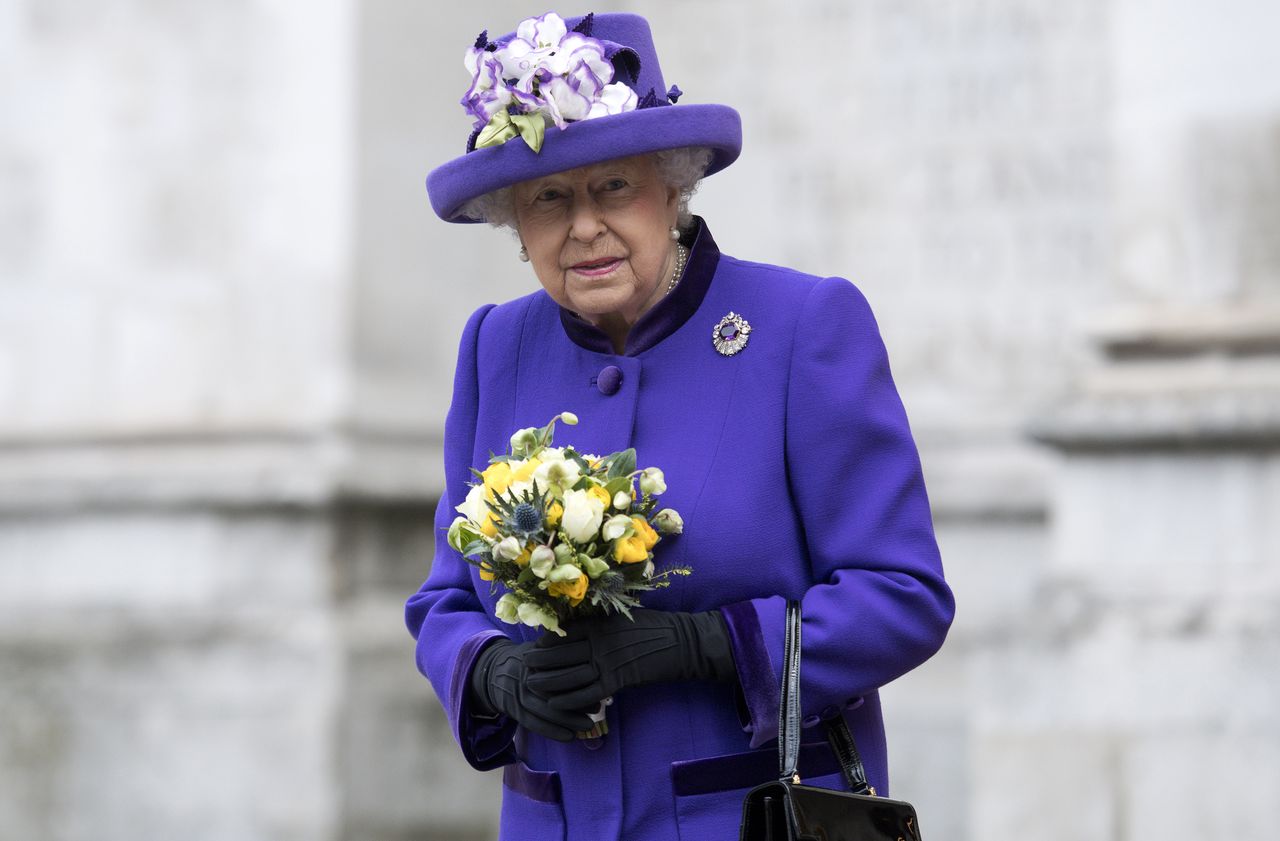 Królowa Elżbieta II ma konto na Facebooku!