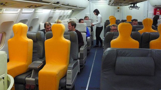 Fotele w samolocie dmuchające powietrzem