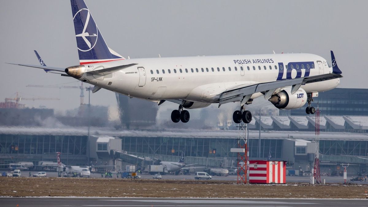 klaskanie w samolocie