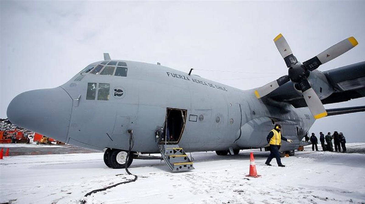 Chile. Samolot rozbił się w pobliżu Antarktydy. Na pokładzie było 38 osób 