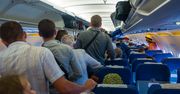 Bałagan w samolocie. Pasażerowie przesadzają