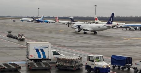 Samolot relacji Warszawa-Moskwa zawrócił na lotnisko Chopina. Na pokładzie 63 pasażerów