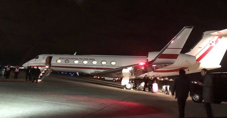 Samolot z Andrzejem Dudą i Lechem Wałęsą wylądował w bazie Andrews w USA