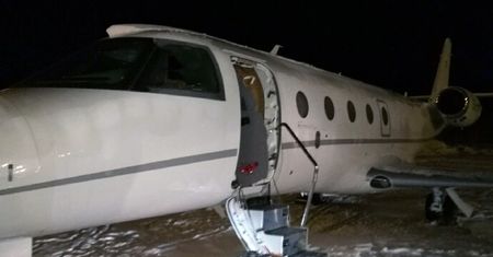 Drzwi odrzutowca zabiły pilota. Dziwaczny wypadek na lotnisku