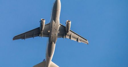 Polski dyplomata pobity na pokładzie rosyjskiego samolotu. Stanowcza reakcja ambasady RP