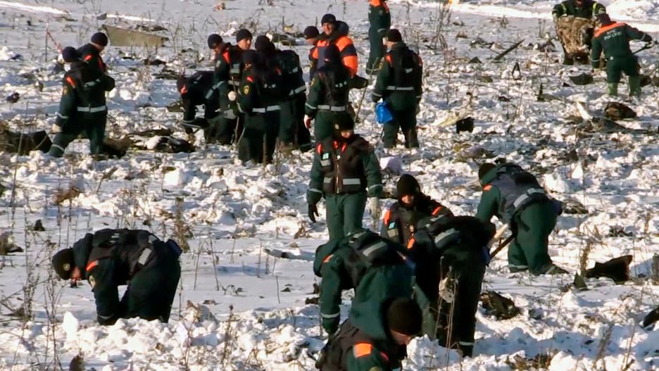 Prawie tysiąc osób przeszukuje miejsce katastrofy An-148