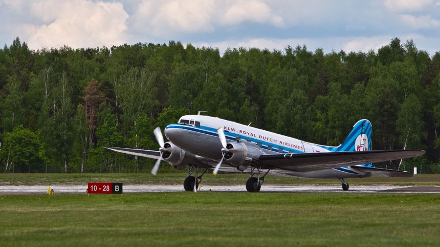 W 1936 r. podróż DC3 z Amsterdamu do Dżakarty podczas regularnego rejsu trwała 6 dni