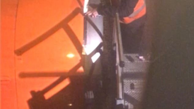 Specjalna taśma klejąca jest standardowo używana w sektorze lotniczym do drobnych napraw