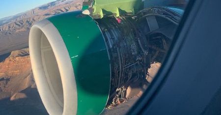 Pokrywa silnika spadła nad Las Vegas. Nagranie pasażerów