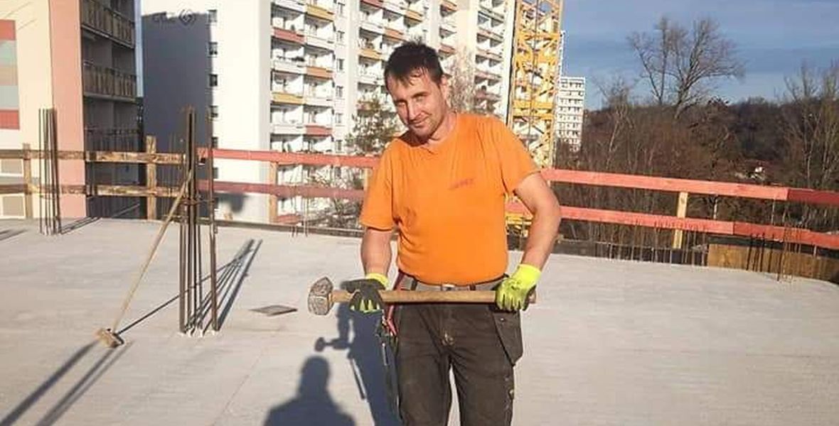 Witalij na Ukrainie był dziennikarzem radiowym. Teraz w Polsce pracuje jako budowlaniec 