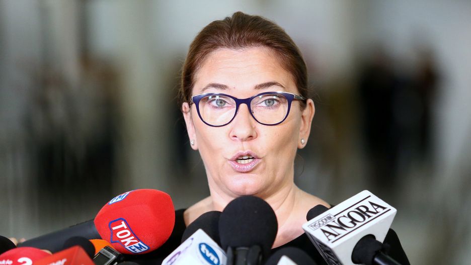Rzeczniczka PiS Beata Mazurek broni kontrowersyjnego spotu o uchodźcach
