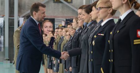 MON promuje się na Dniu Kobiet. Twitter zalany statystykami