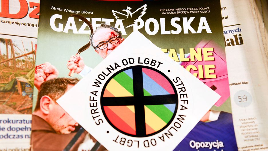 "Gazeta Polska" wypuściła nakład z naklejką dotyczącą LGBT