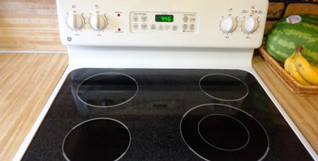 How to Clean A Smooth Stovetop