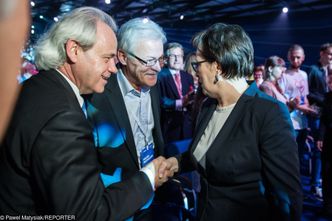 450 tys. zł odprawy, 15 tys. zł emerytury. Kończą kadencję, ale zaliczą miękkie lądowanie