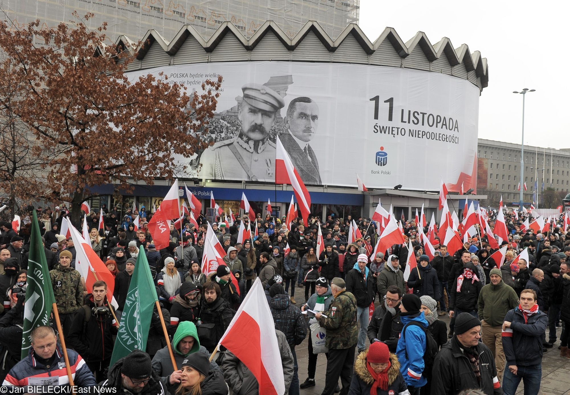 Centrum Warszawy w czasie obchodów ubiegłorocznego Dnia Niepodległości
