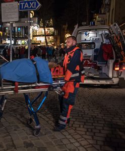 Zakopane. Wiatr halny przewrócił choinkę na ludzi. Turystka ma złamaną nogę