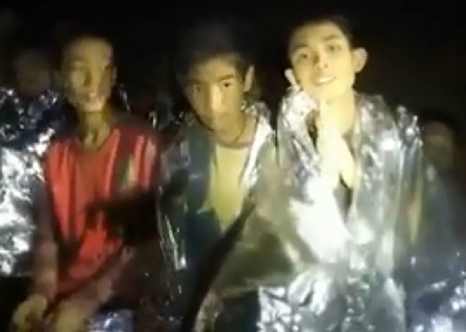 Ruszyła akcja uwolnienia nastolatków uwięzionych w jaskini w Tajlandii